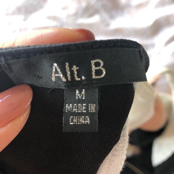 Chic Dress - Picture 5 of 6